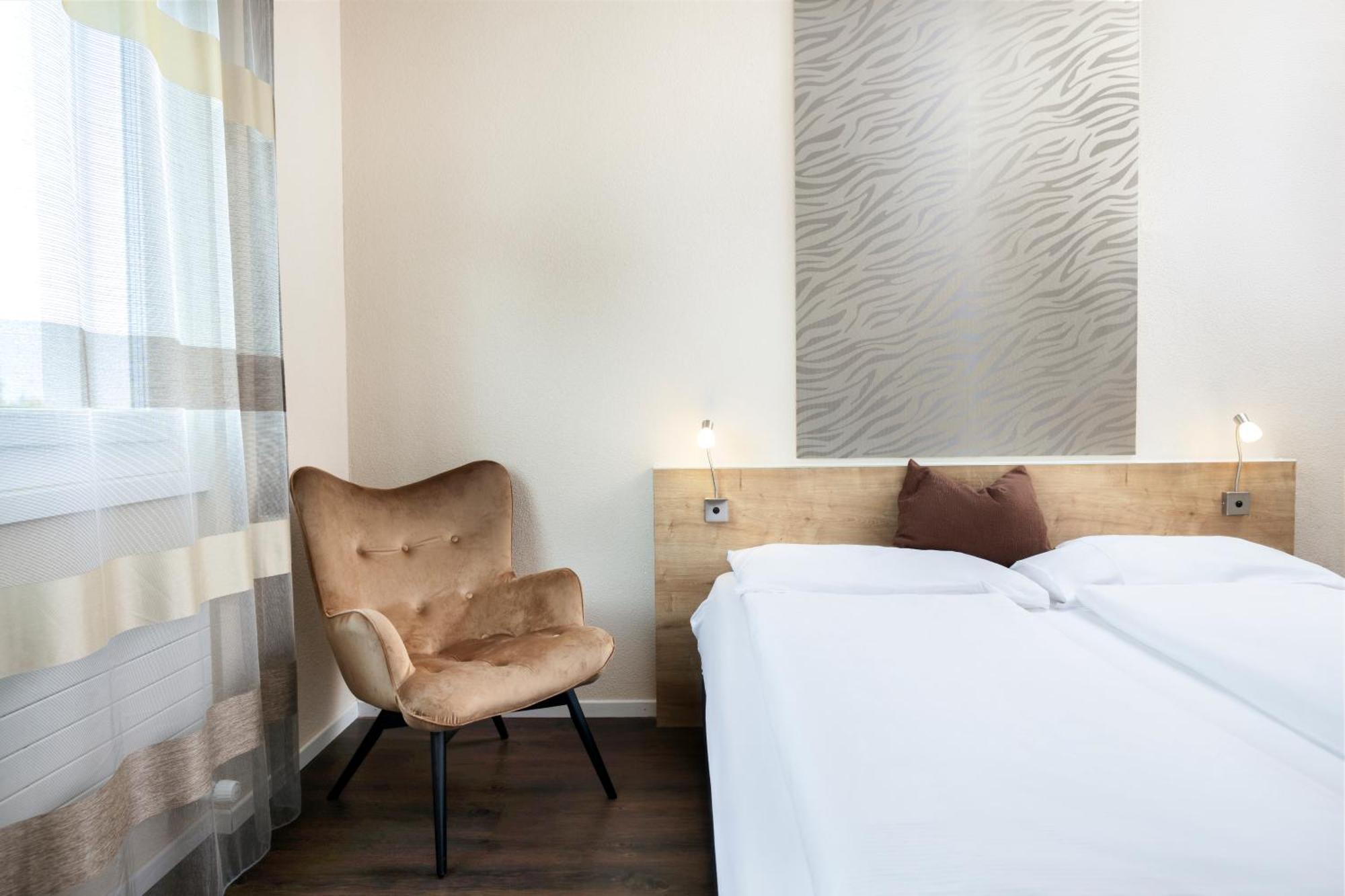 Villmergen Swiss Quality Hotel Exterior photo
