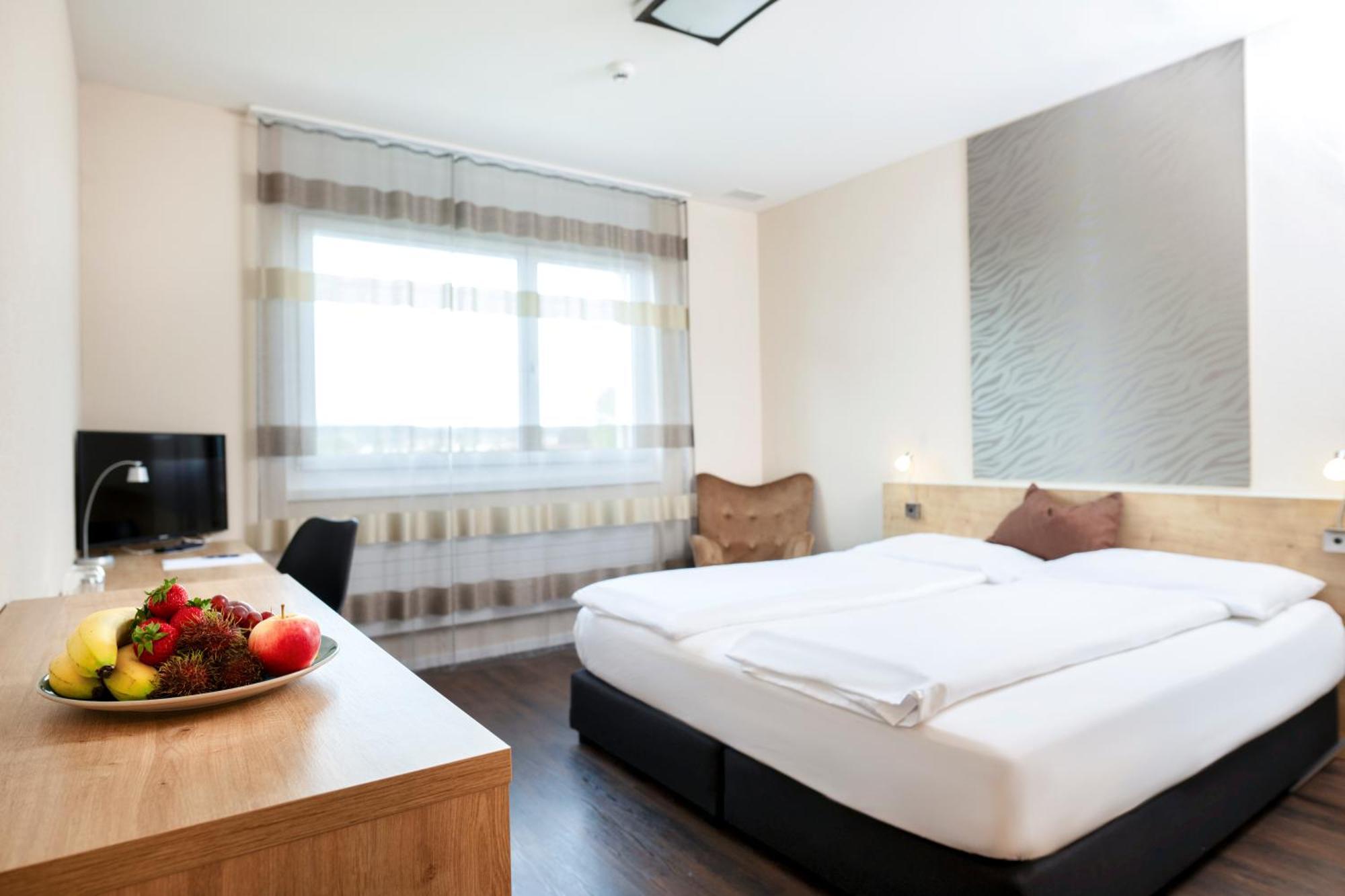 Villmergen Swiss Quality Hotel Exterior photo