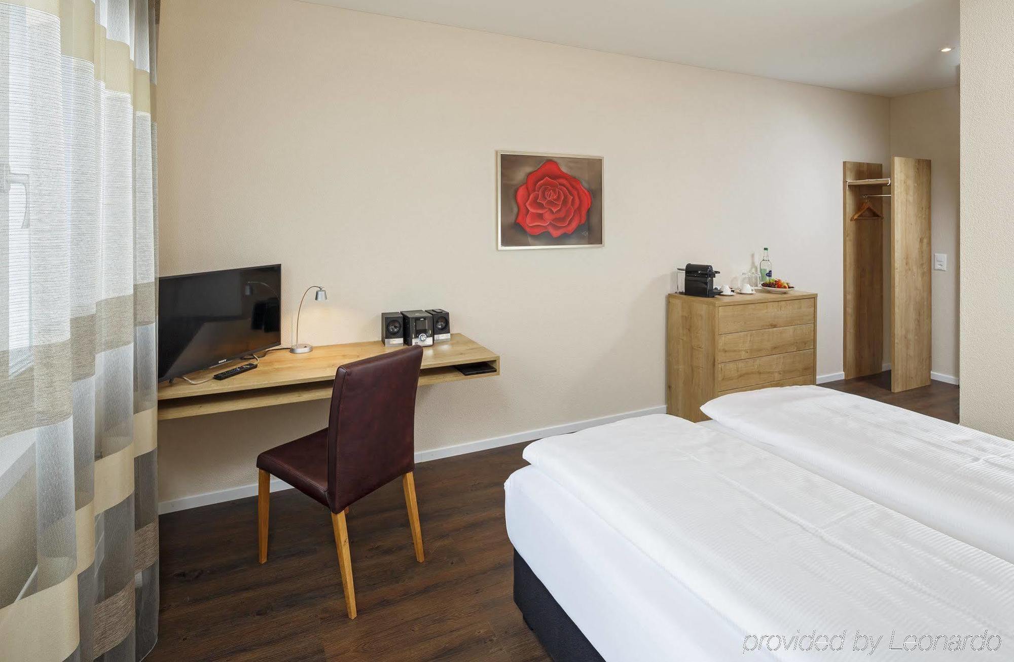 Villmergen Swiss Quality Hotel Exterior photo